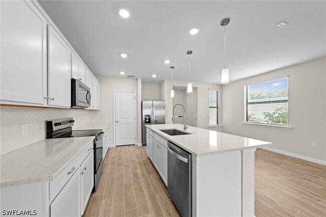 Building Photo - 27906 Radiant Ct
