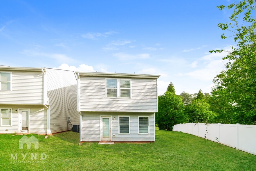 Building Photo - 121 Alton Cir