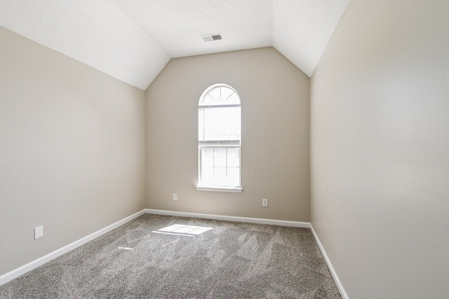 Building Photo - 9043 William Paul Dr
