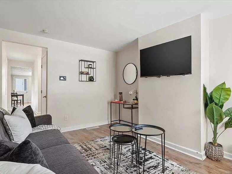 Building Photo - 1210 Arch St