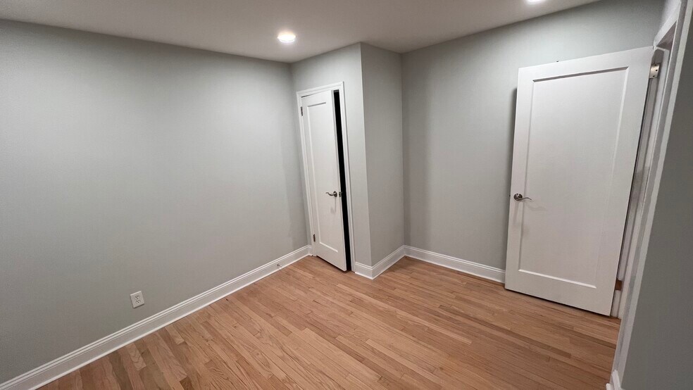 Building Photo - 86 N Walnut St