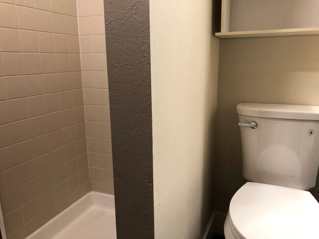 Building Photo - 3 Bed/2bath Single Family Home in Parkwood East