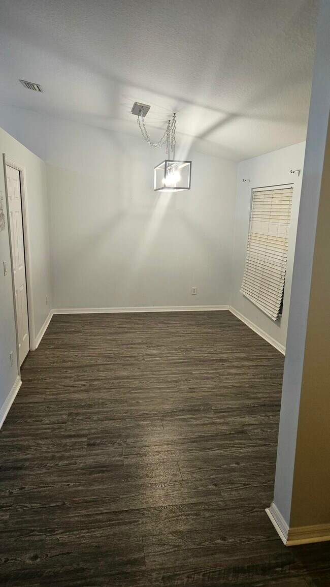 Building Photo - 9024 100th Ct