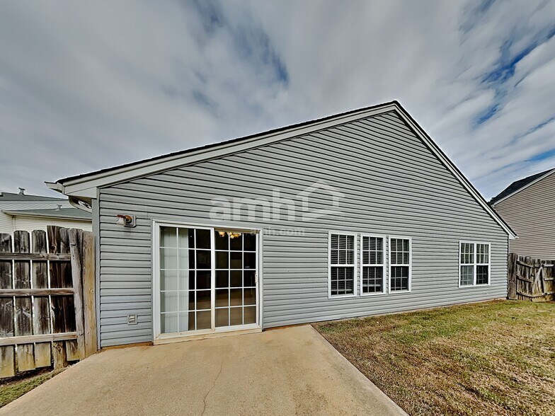 Building Photo - 316 Garfield Ln