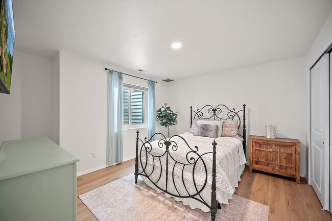 Building Photo - Beautiful Recently Renovated 4 Bed 4 Bath Home In Fountain!!!!