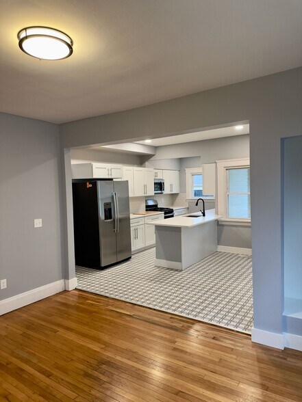 Chef's Kitchen - 2409 Woodmere Dr