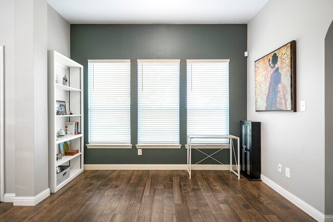 Building Photo - 28139 Canyon Wren Dr