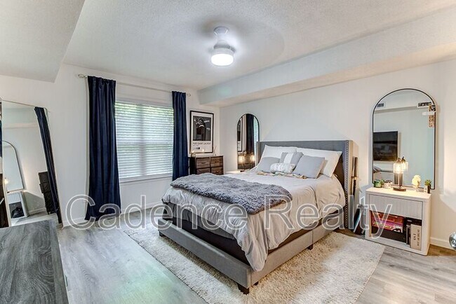 Building Photo - 4609 McClelland Dr