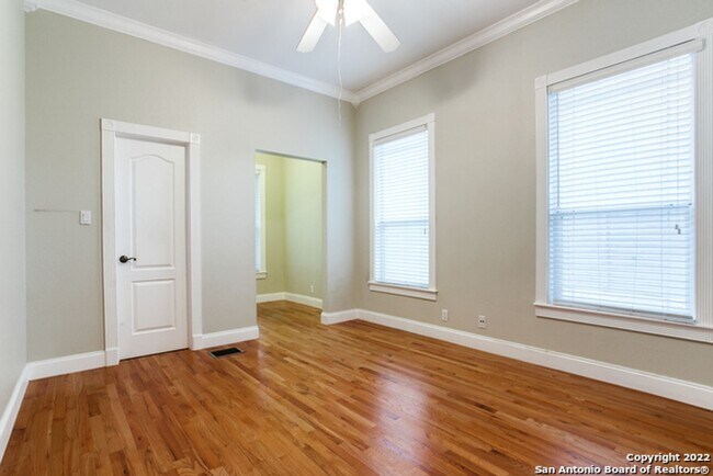 Building Photo - 4-BEDROOM IN ALAMO HEIGHTS