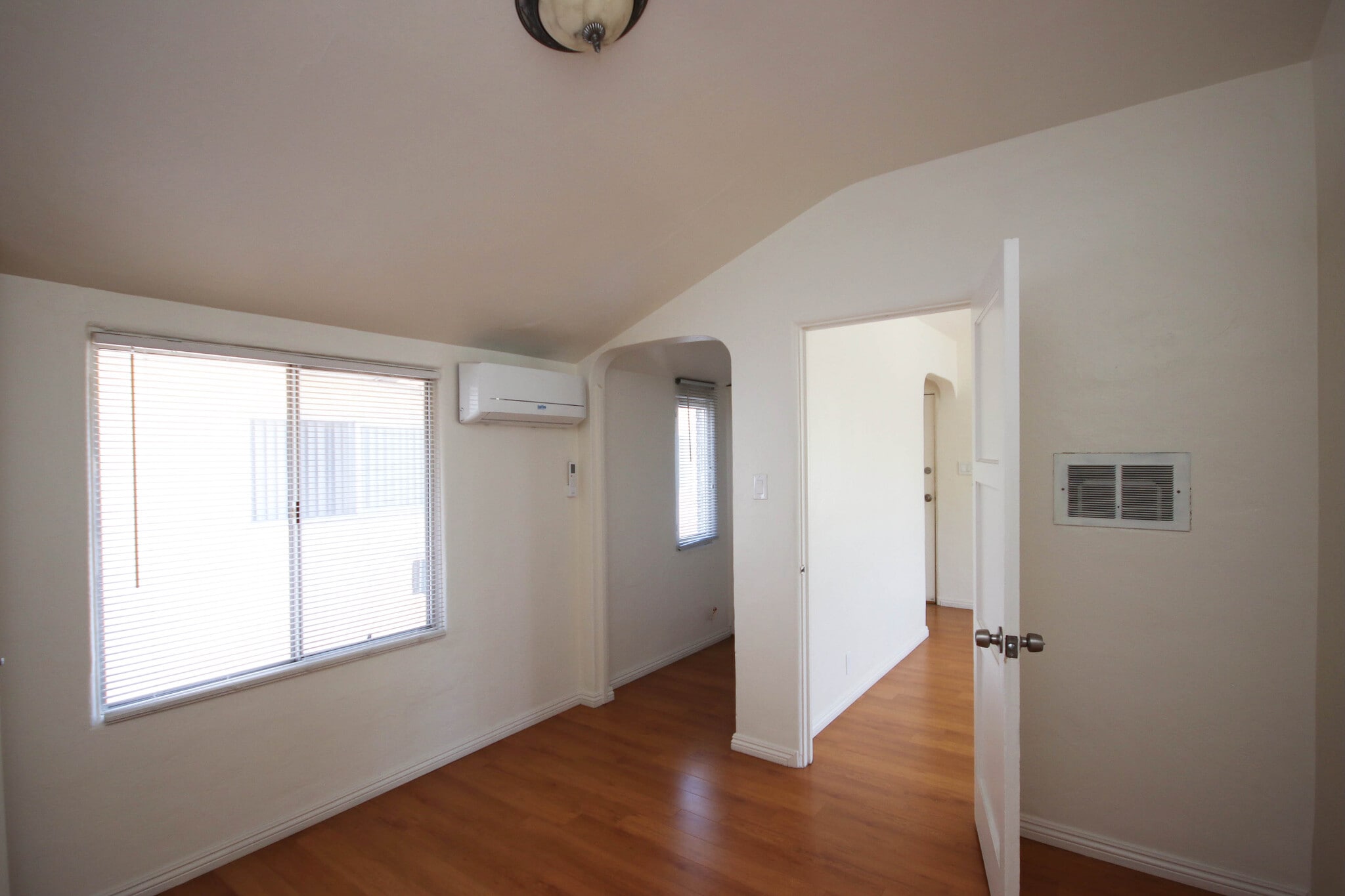 Building Photo - 409 N Monterey St