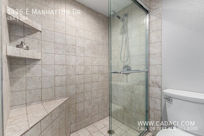 Building Photo - 1426 E Manhatton Dr