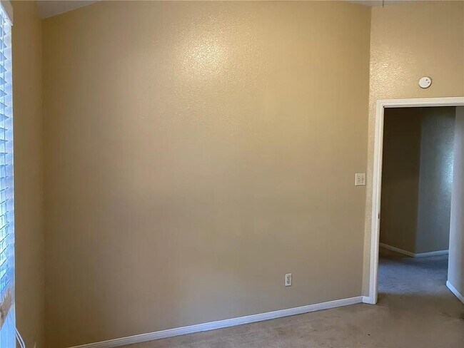 Building Photo - 1510 Zinfandel Dr