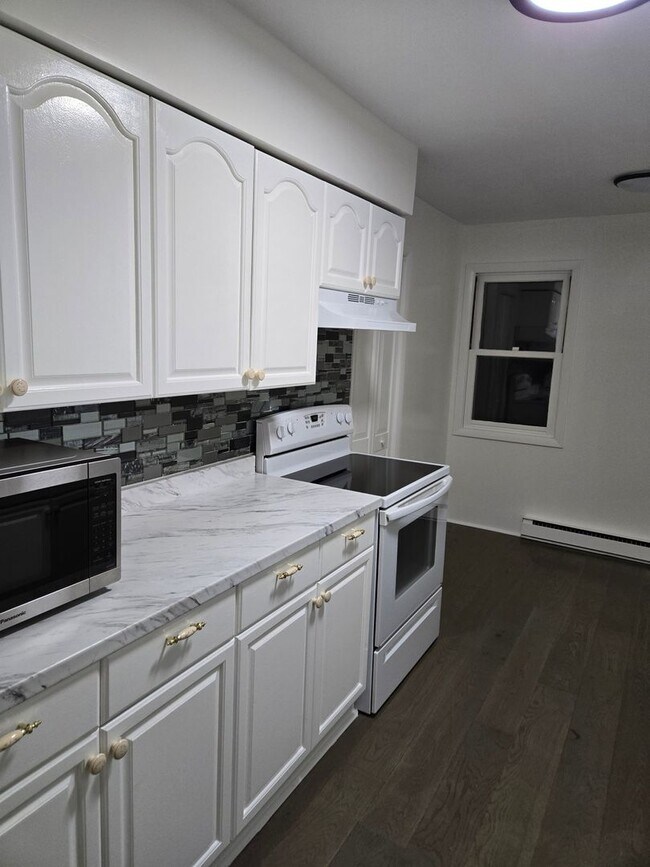 Building Photo - Charming 2BR Condo in Bethel