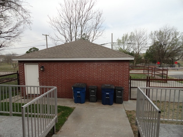 Building Photo - 1026 N Denver Ave