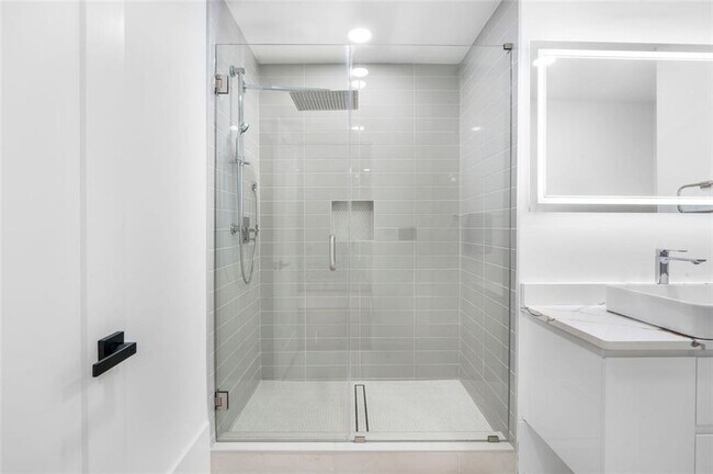 Building Photo - 507 Karen Ln