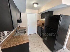 Building Photo - 1901 Hazel Ave