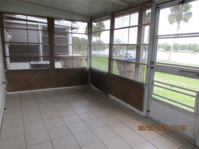 Building Photo - 45 Lake Villa Way