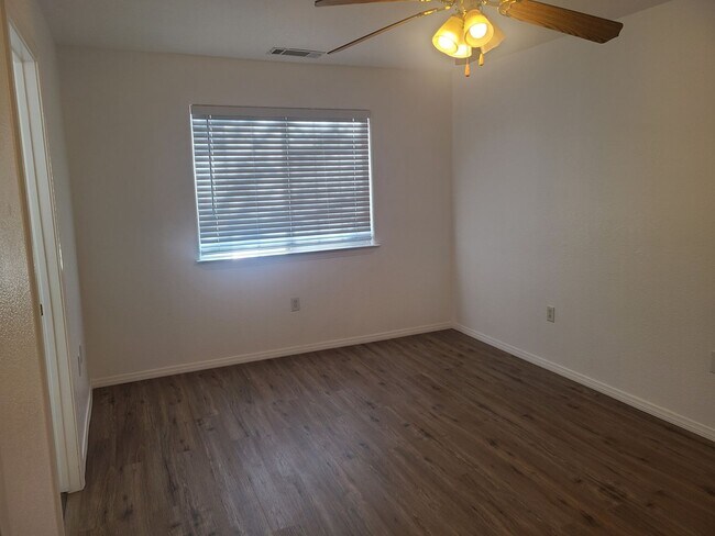 Building Photo - Amazing Hesperia Home