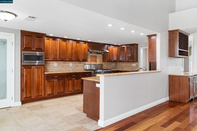 Building Photo - 313 Deepcreek Ct