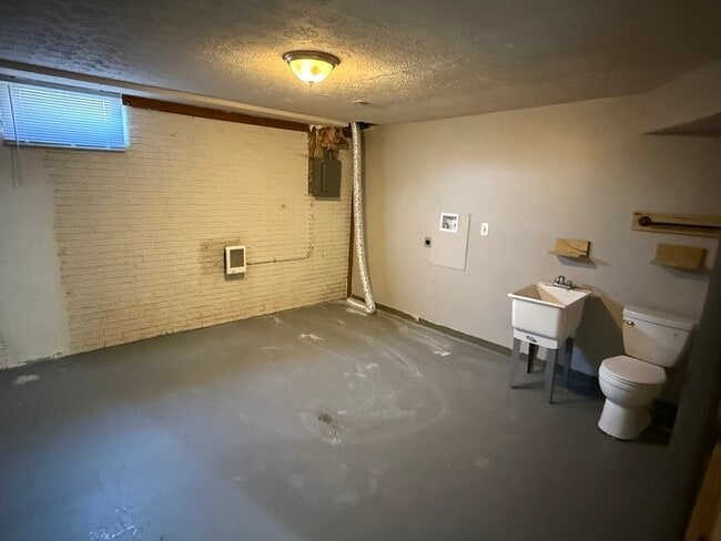 Building Photo - 2 bedroom townhome in Dublin Schools