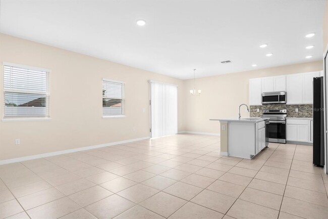 Building Photo - 566 Pawnee Ct