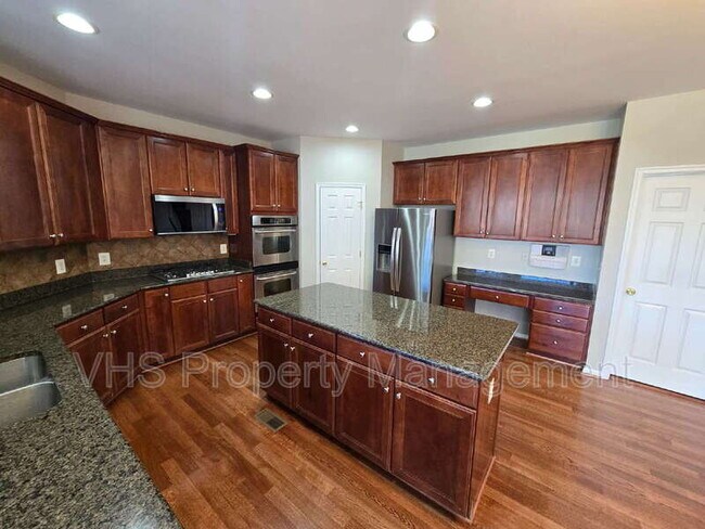 Building Photo - 2520 Post Oak Dr