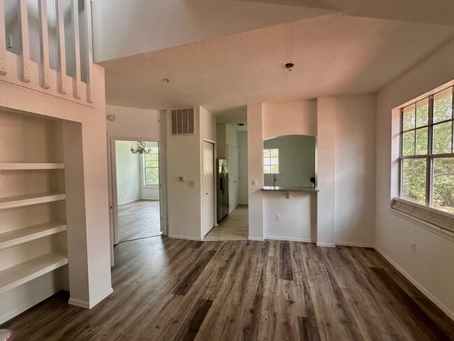 Building Photo - 132 Vista Verdi Cir
