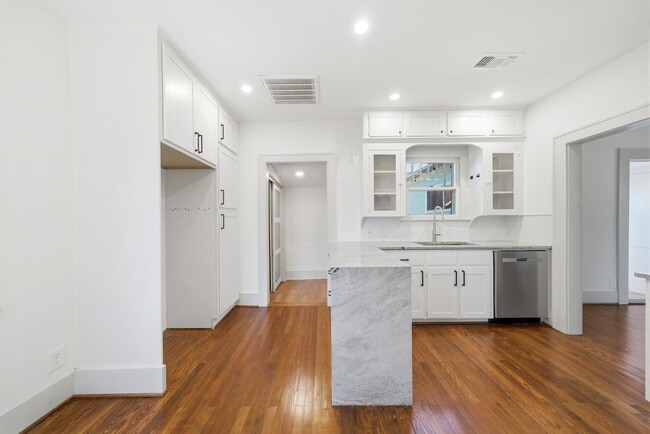 Building Photo - 1111 Winston St