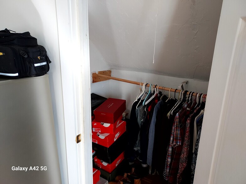 Building Photo - 64 Chase Ave