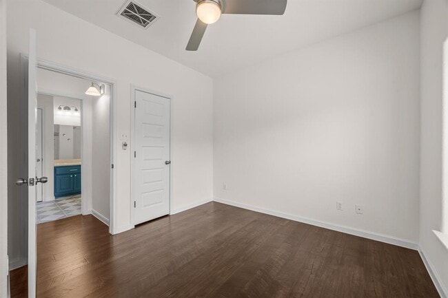 Building Photo - 2821 Saville Loop