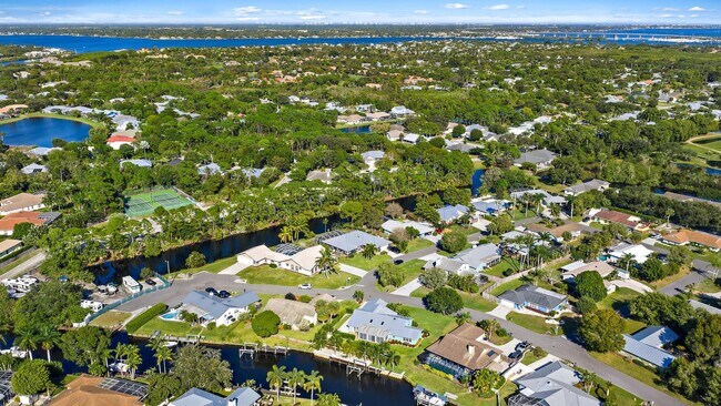 Building Photo - 1260 SW 25th Ln