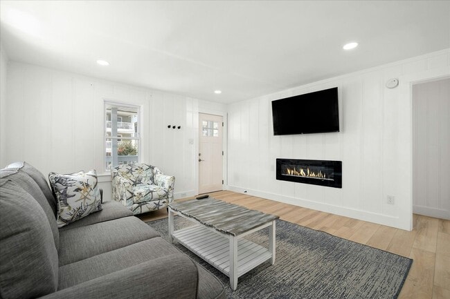 Building Photo - 11 43rd St
