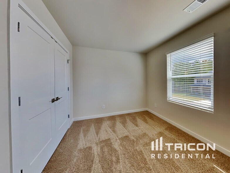 Building Photo - 742 Great Oak Pl