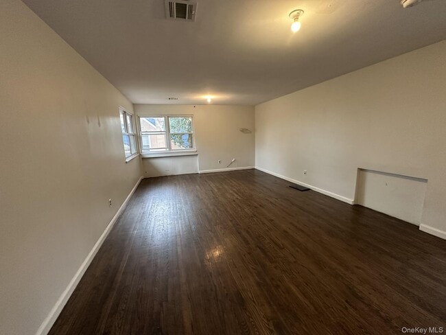 Building Photo - 35 Dickinson Ave