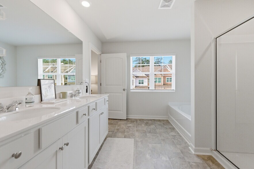 Building Photo - 503 Stoneybrook Dr