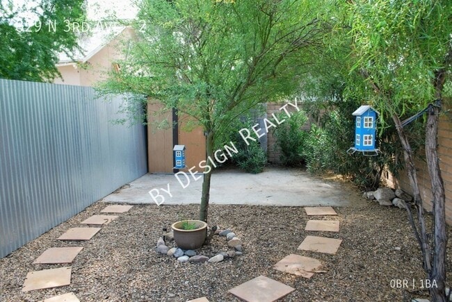 Building Photo - Casita Guest House - Just off 4th Ave/Univ...