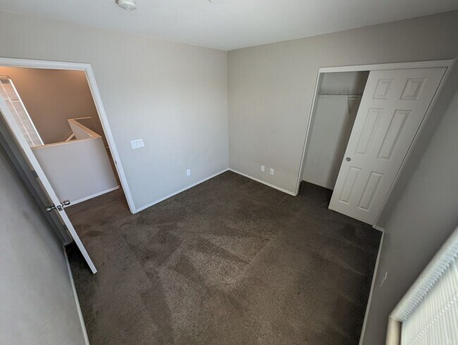 Building Photo - 4445 Laguna Garden Ave