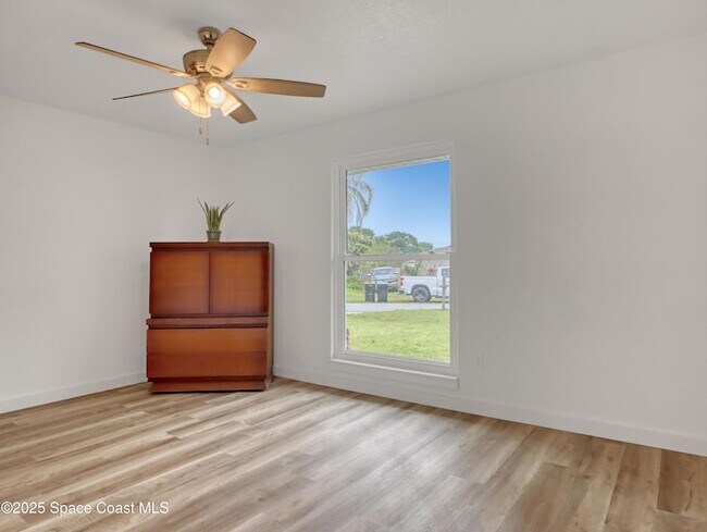 Building Photo - 872 Sadnet Cir NE
