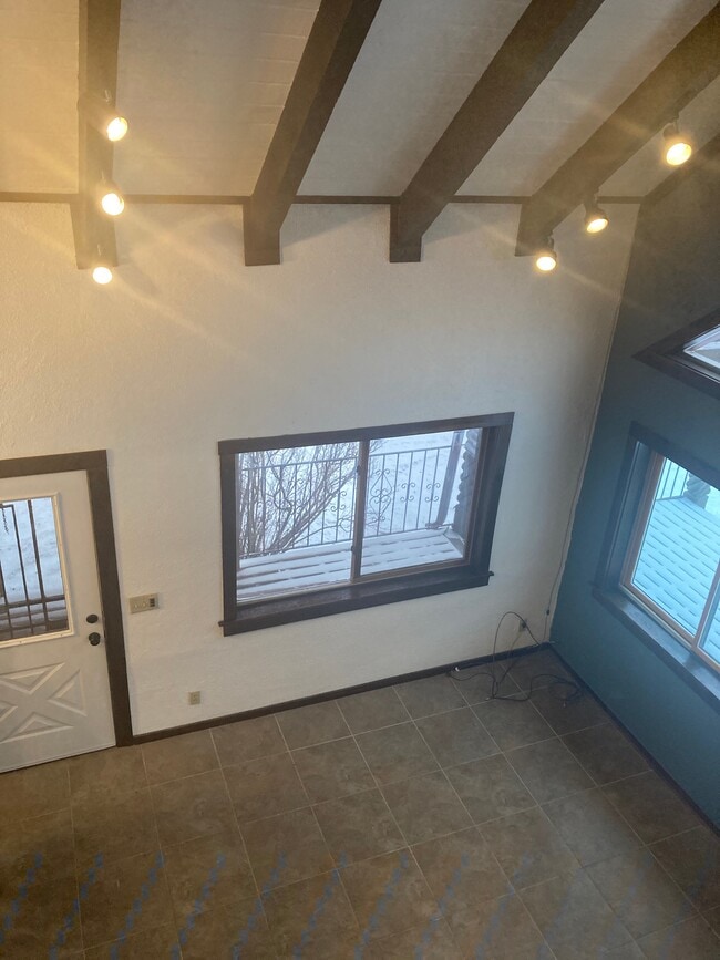 Building Photo - 72 El Llano Rd