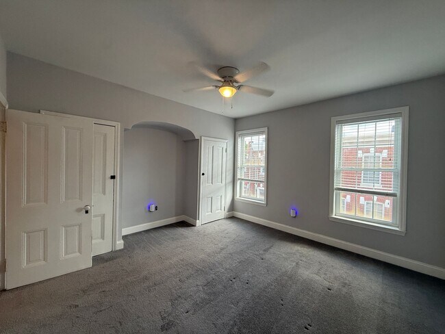 Building Photo - Charming South Philadelphia Rowhome