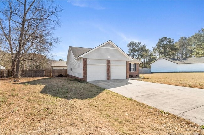 Building Photo - 166 Oakview Dr