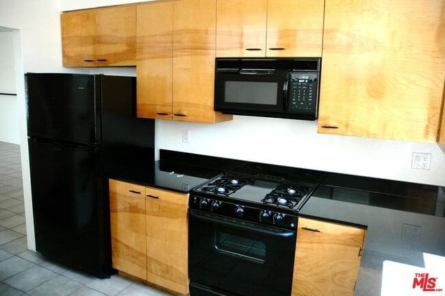 Building Photo - 3675 Keystone Av