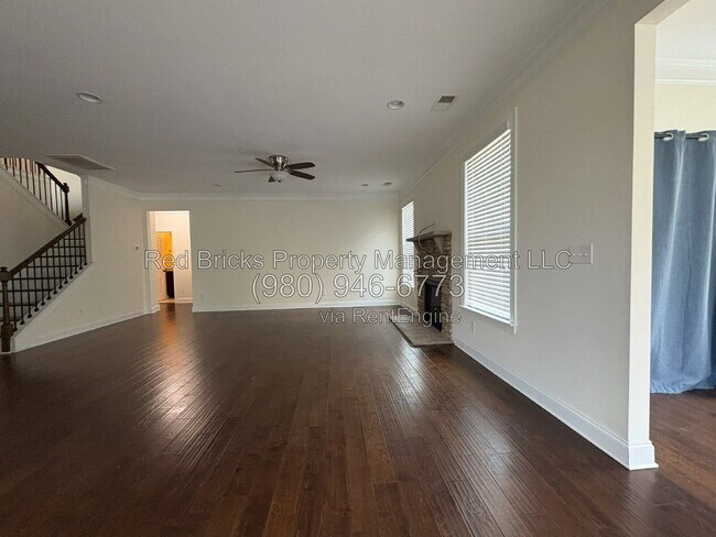 Building Photo - 2403 Palmdale Walk Dr