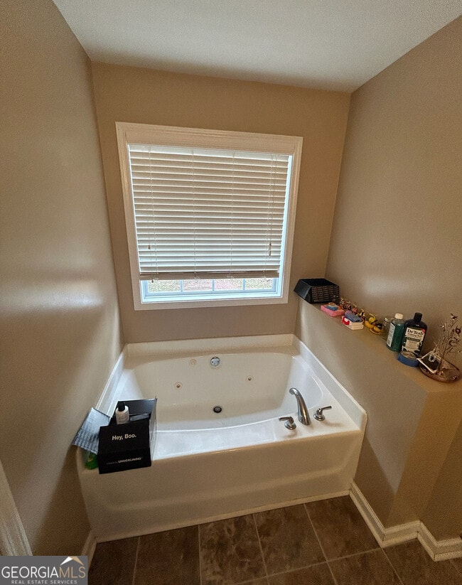 Building Photo - 146 Oak Meadows Dr