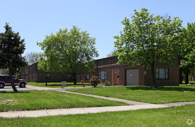 Primary Photo - College Village Apartments