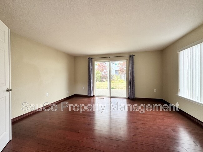 Building Photo - 951 SW 208th Pl