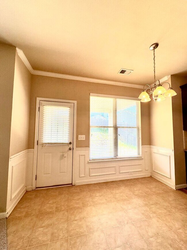 Building Photo - This beautiful 4-bedroom, 2.5-bath home Move-in ready and is waiting for you!
