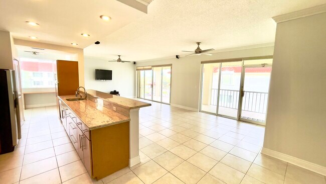 Building Photo - 107 Half Moon Cir