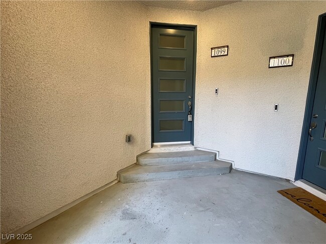 Building Photo - 600 Carriage Hill Dr