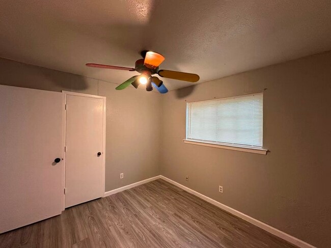 Building Photo - Great location!! Dont miss this 3 Bed house with a good rent